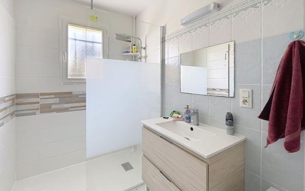 Maison à vendre    5 pièces •  Ginestet