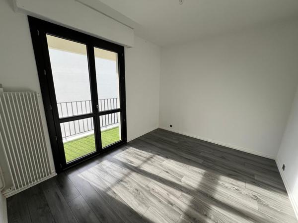 Appartement T4, 3 chambres, garage et parking.