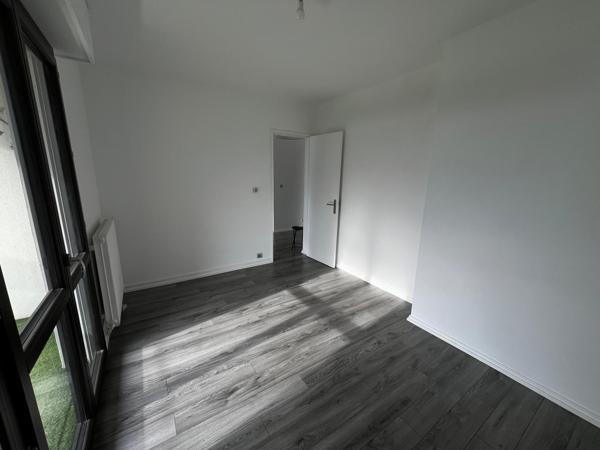Appartement T4, 3 chambres, garage et parking.