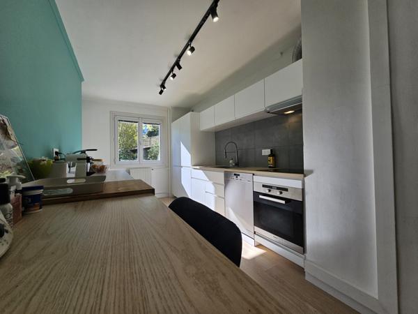 Apt (84400) Apt Luberon, magnifique appartement T5 de 103 m² entièrement rénové avec terrasse.