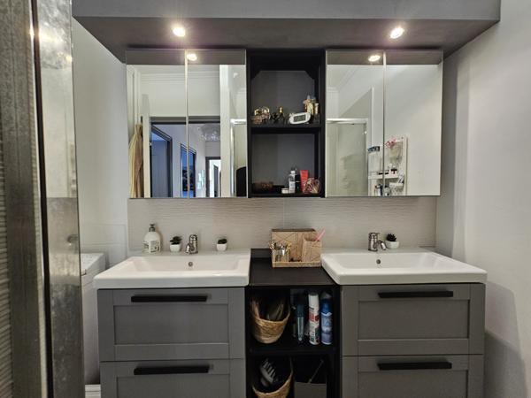 Apt (84400) Apt Luberon, magnifique appartement T5 de 103 m² entièrement rénové avec terrasse.