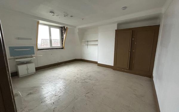 Immeuble à vendre    2 pièces • 391,40 m2 Beauvais