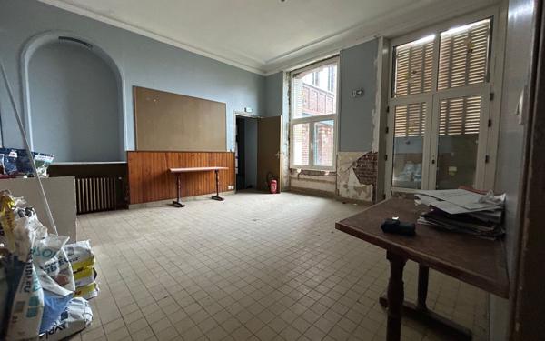 Immeuble à vendre    2 pièces • 391,40 m2 Beauvais