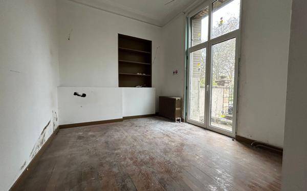 Immeuble à vendre    2 pièces • 391,40 m2 Beauvais