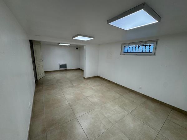 Pavillon  récent plain-pied T6 129m² sur sous-sol aménagé
