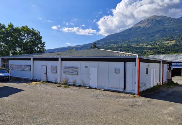 Murs Commerciaux et Industriels de 485 m²