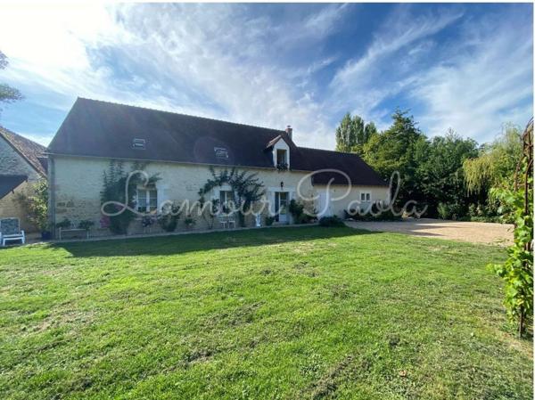 Belle propriété sur 1.34 ha, bordée par un ruisseau