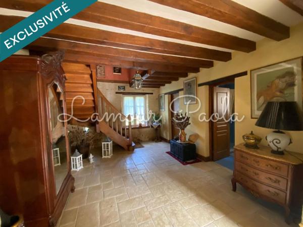 Belle propriété sur 1.34 ha, bordée par un ruisseau