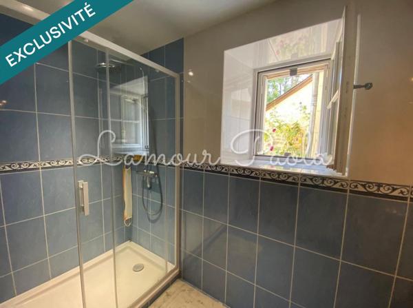 Belle propriété sur 1.34 ha, bordée par un ruisseau