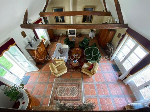 Belle propriété sur 1.34 ha, bordée par un ruisseau