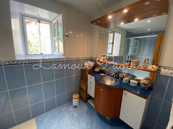 Belle propriété sur 1.34 ha, bordée par un ruisseau