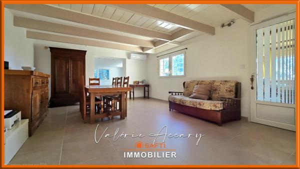 PIGNANS : Bien agricole composé d'une maison d'habitation de 86 m², hangar, serre...sur un terrain d'un hectare