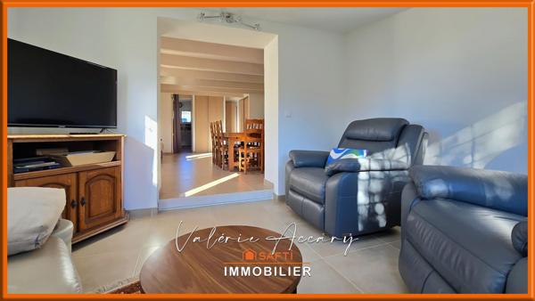 PIGNANS : Bien agricole composé d'une maison d'habitation de 86 m², hangar, serre...sur un terrain d'un hectare