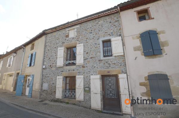 Maison de village avec jardin à LESSAC (16)