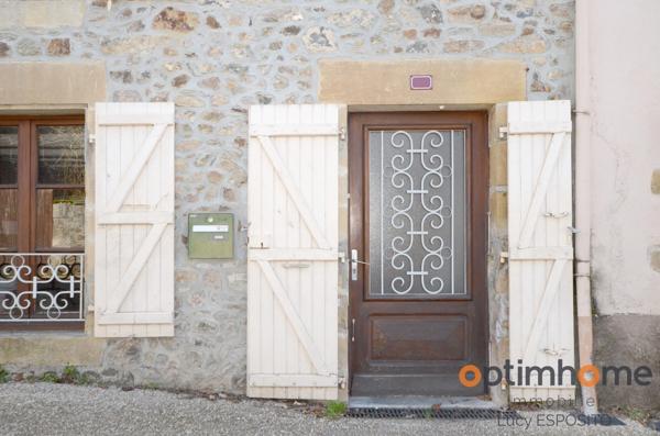 Maison de village avec jardin à LESSAC (16)