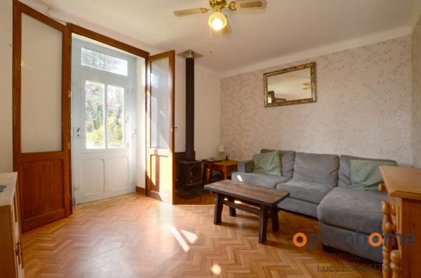 Maison de village avec jardin à LESSAC (16)