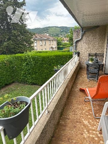 TOURNON Nord - Maison lumineuse au calme avec jardin et grand garage.