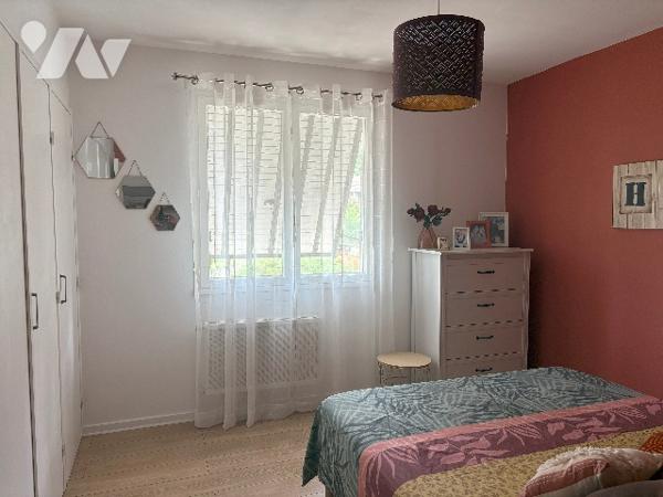 TOURNON Nord - Maison lumineuse au calme avec jardin et grand garage.