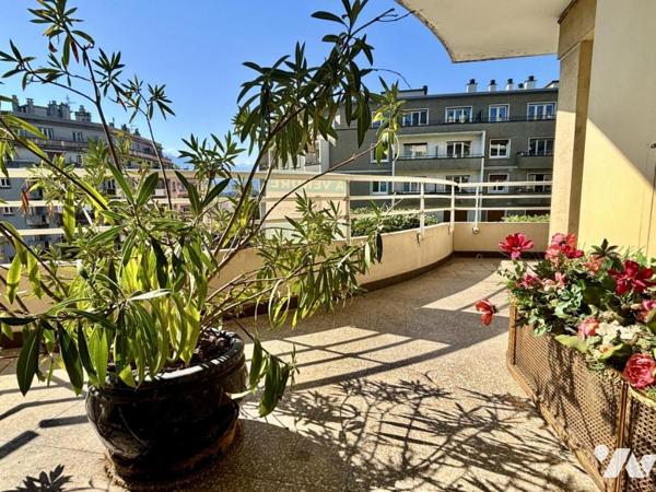 4p+c, vue massif de Belledonne, terrasse, grand garage