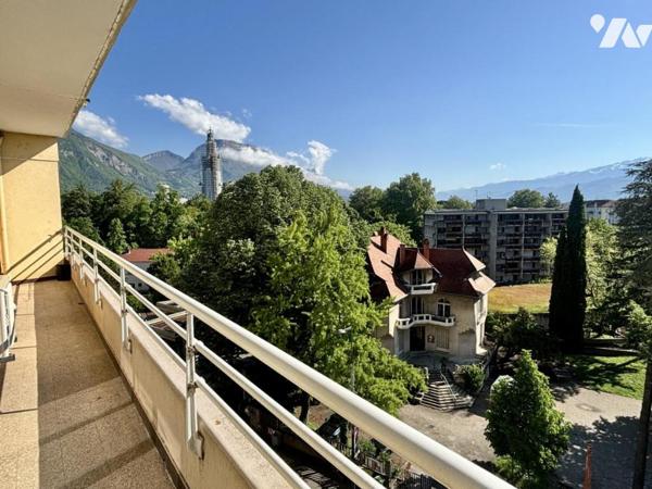 4p+c, vue massif de Belledonne, terrasse, grand garage
