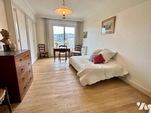 4p+c, vue massif de Belledonne, terrasse, grand garage