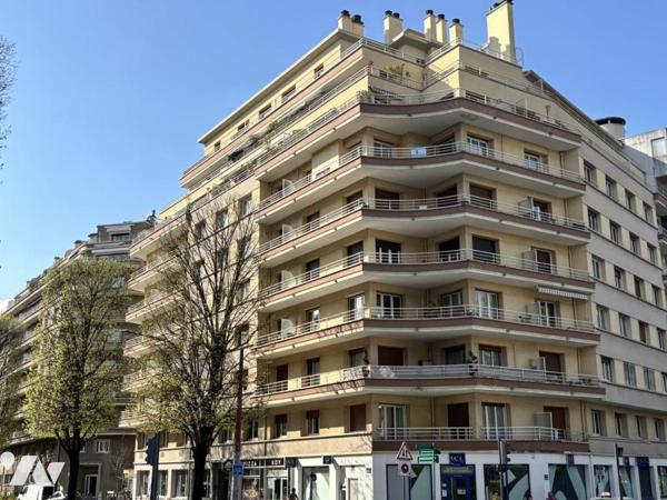4p+c, vue massif de Belledonne, terrasse, grand garage
