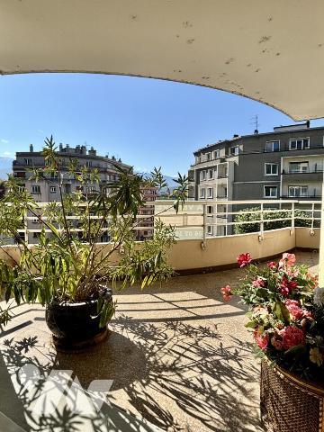4p+c, vue massif de Belledonne, terrasse, grand garage