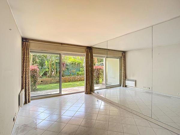 Appartement 2P - Terrasse & jardin privatif -Résidence avec piscine-quartier Ilette