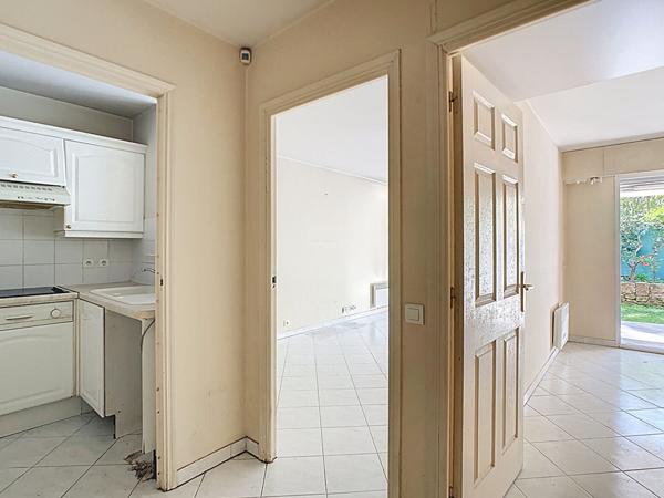 Appartement 2P - Terrasse & jardin privatif -Résidence avec piscine-quartier Ilette