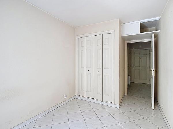 Appartement 2P - Terrasse & jardin privatif -Résidence avec piscine-quartier Ilette