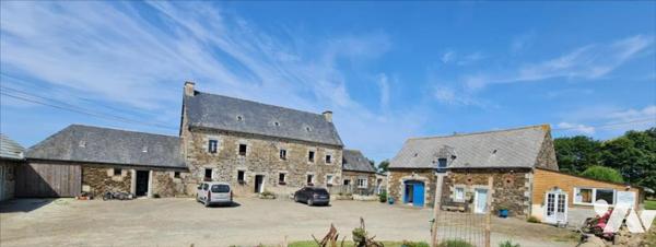 Propriété avec Gîtes et Camping à la ferme