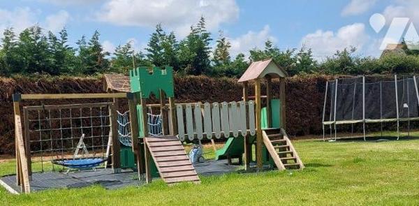 Propriété avec Gîtes et Camping à la ferme