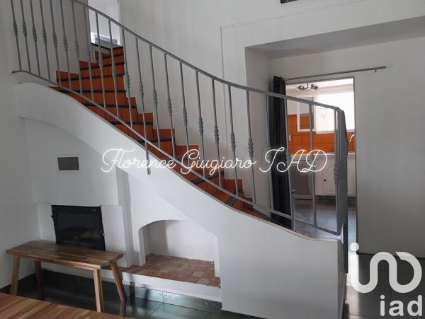 Maison traditionnelle 8 pièces de 140 m² à Sanary-sur-Mer (83110)