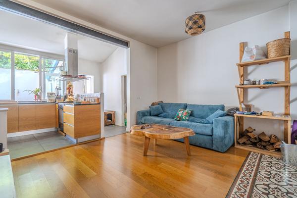 BEGLES CENTRE - Maison de ville de 85m² en très bon état avec terrasse