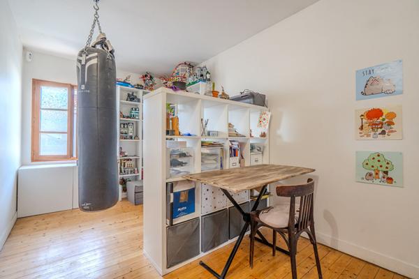 BEGLES CENTRE - Maison de ville de 85m² en très bon état avec terrasse