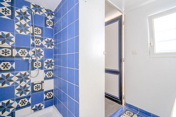 BEGLES CENTRE - Maison de ville de 85m² en très bon état avec terrasse