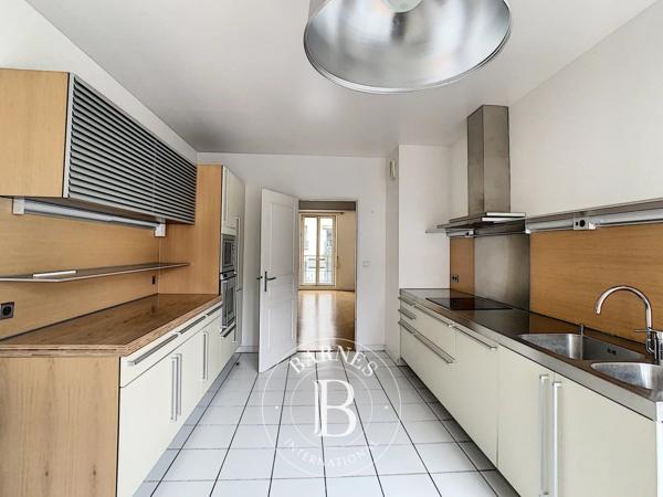 Paris 8ème, Appartement 3 Chambres -  118 m² à vendre