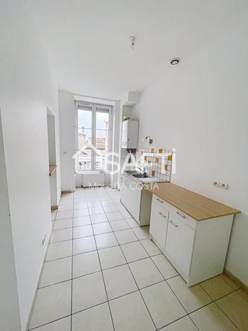 2 CHAMBRES.APPARTEMENT TRAVERSANT.GRANDE PIECE DE VIE.PARKING SECURISE