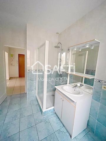 2 CHAMBRES.APPARTEMENT TRAVERSANT.GRANDE PIECE DE VIE.PARKING SECURISE