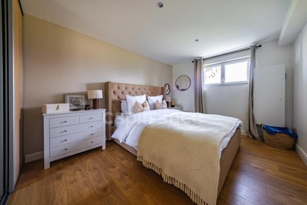 Propriété à vendre composée d'une demeure de Maitre et une deuxième maison avec piscine et jardin