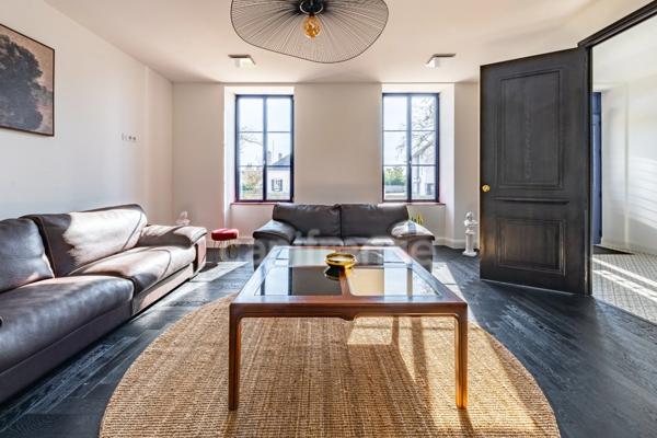 Propriété à vendre composée d'une demeure de Maitre et une deuxième maison avec piscine et jardin