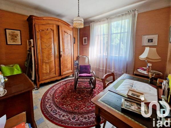 Maison 6 pièces de 201 m² à Suresnes (92150)