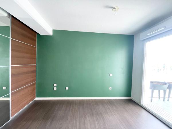 VILLENAVE D'ORNON - Vieux Bourg - Appartement 3 pièces - 67m2 - Terrasse 12m2 - Parking couvert