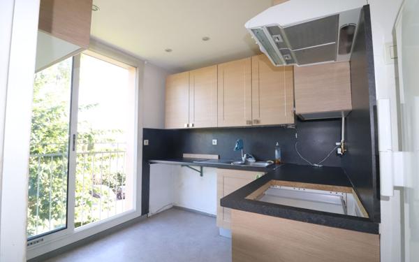 Appartement à vendre    4 pièces • 77,43 m2 Marseille 13