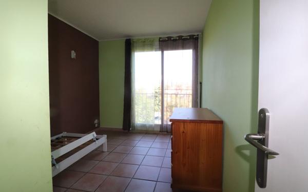 Appartement à vendre    4 pièces • 77,43 m2 Marseille 13