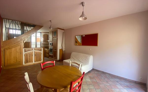 Maison à vendre    3 pièces • 66 m2 Avignon