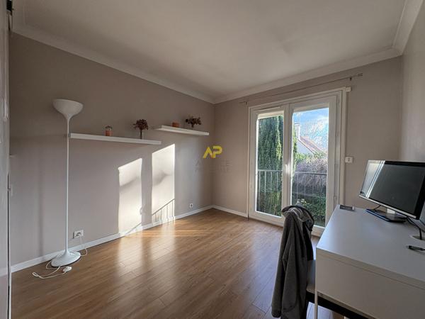 CHAMPS GUILLAUME - 4 CHAMBRES 519 000 € ** - Référence 2043