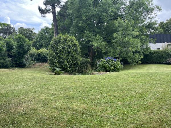 Maison familiale avec parc paysager de plus de 2 000 m² – À l'ouest de Vannes