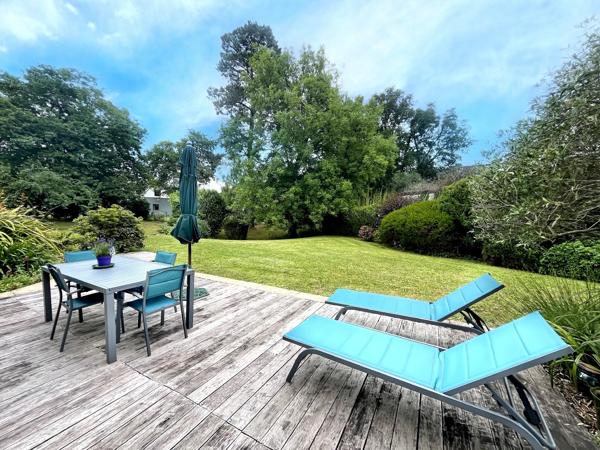 Maison familiale avec parc paysager de plus de 2 000 m² – À l'ouest de Vannes