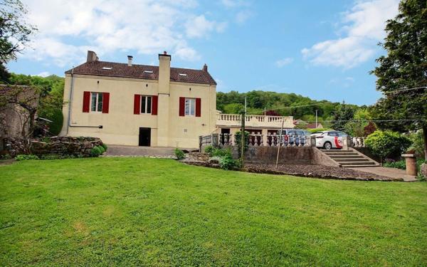 Maison à vendre    6 pièces •  Le Creusot